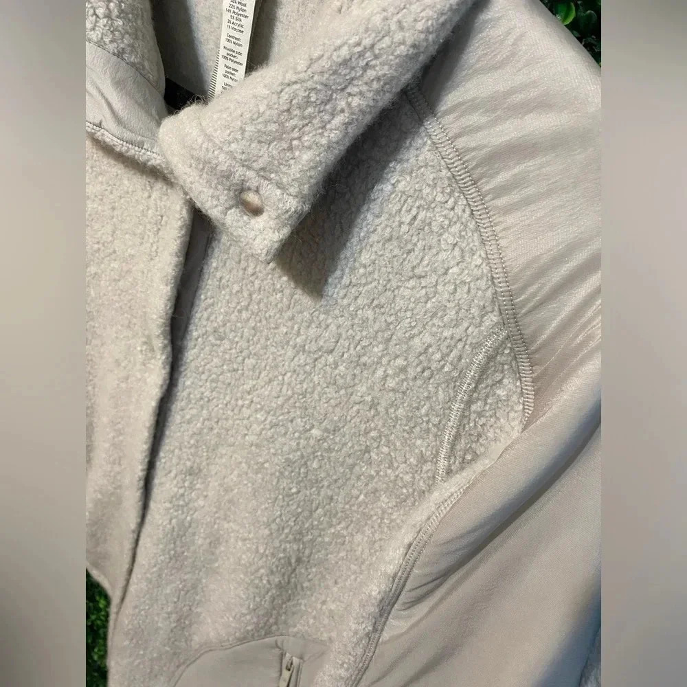 Lululemon Go Cozy Jacket in Heathered Ceramic - Size 10 - Picture 6 of 14